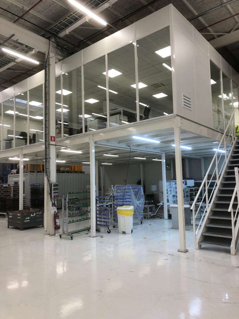 Mezzanine met open onderkant en afgesloten 1ste verdieping