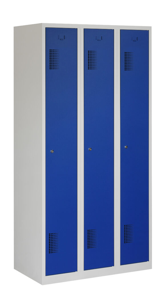 Drie blauwe kleding lockers