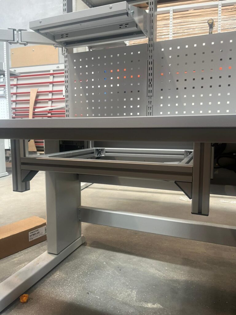 Close up van weegschaal in werktafel