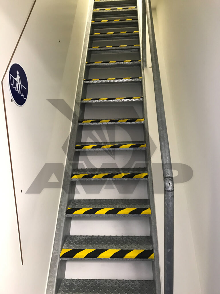 Veiligheidsmarkeringen op trap