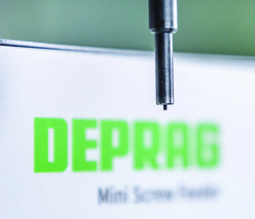 Close-up mini schroef in mini screw feeder - Deprag Toevoertechniek