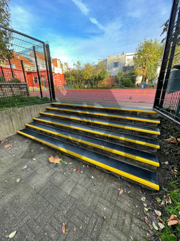 GRP trapneuzen op traptredens