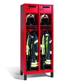 2 brandweerkasten met brandweeeruniform